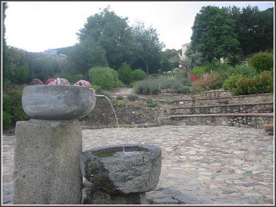 Fontaine à Montbolo (66)