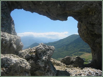 Résultat de recherche: La Pierre Percée en Oisans