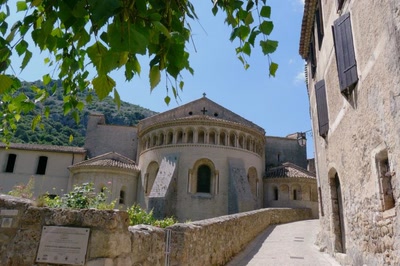 Œuvre de Ondine: Eglise abbatiale de St Guilhem le Désert