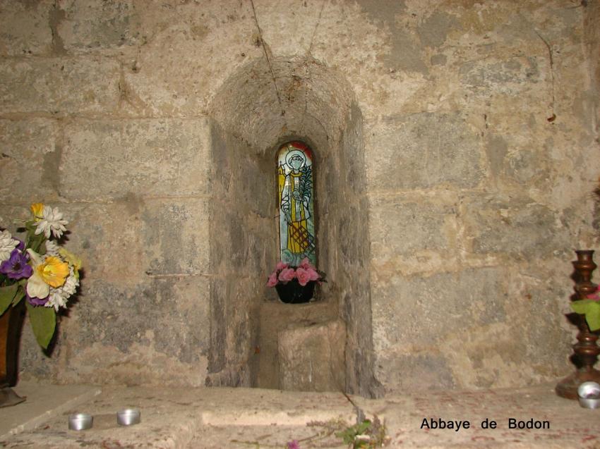 Vitrail de l' abbaye de Bodon