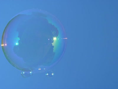 Œuvre de komotion: Bulle dans le ciel