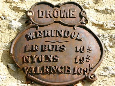 Ancien panneau d'entrée en aglomeration