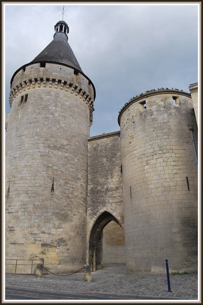 La Tour du vieux port à Libourne (33)