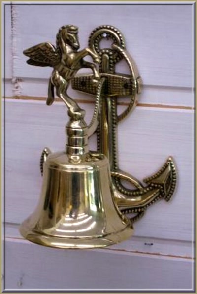 Œuvre de marin: cloche de carré