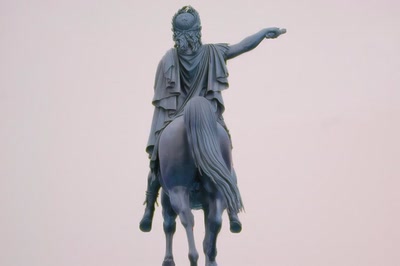 Résultat de recherche: peyrou @montpellier