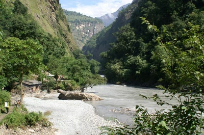 Le long de la rivière