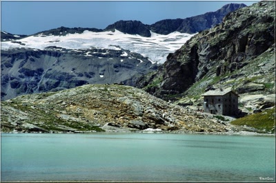 Œuvre de danque: Refuge du Carro, lac Blanc.