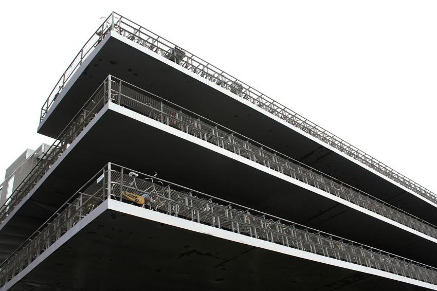 Amsterdam (41) Parking à vélos
