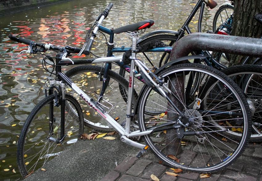 Vélo d'Amsterdam (9) Parking spécial...