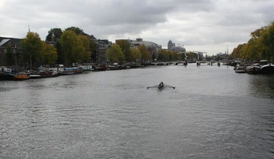 Résultat de recherche: Amsterdam (67) Les jolies skiffeuses s'éloignent