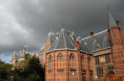 Amsterdam (96)Ciel menaçant au-dessus du Rijksmuse