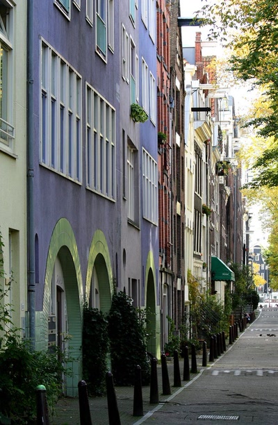 Résultat de recherche: Amsterdam (118) Enfilade de poteaux