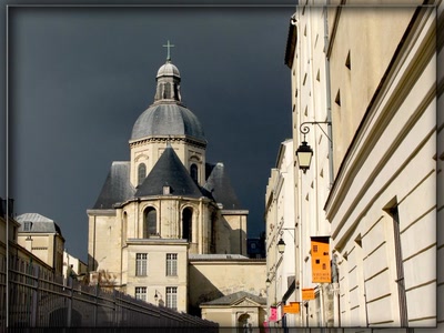 Œuvre de biotrans: Eglise Saint Paul et ciel d'orage .