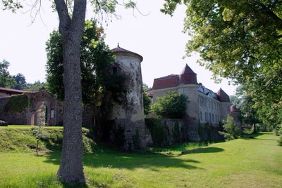 Résultat de recherche: chateau de Goutelas