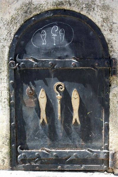 Résultat de recherche: Portes (1) : Peut-être un pêcheur ? Peut-être un p