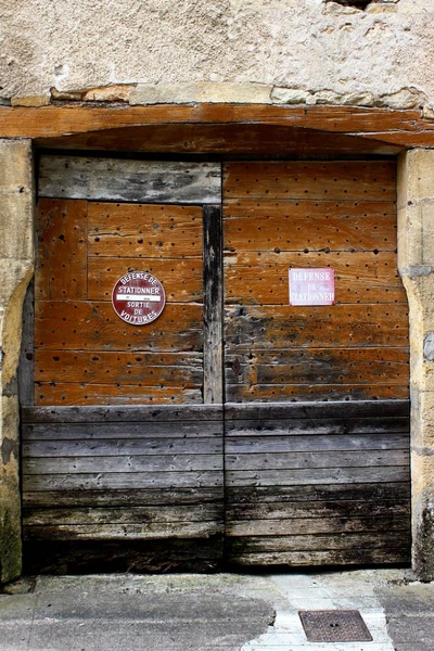 Résultat de recherche: Portes (31) :  Dans le Périgord, à Montignac (8)