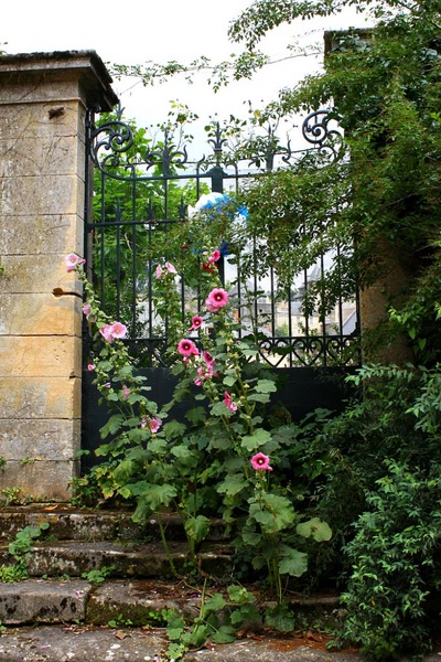 Résultat de recherche: Portes (29) :  Dans le Périgord, à Montignac (6)