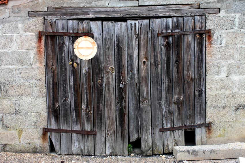 Portes (38) :  Dans le Périgord, à Montignac (15)