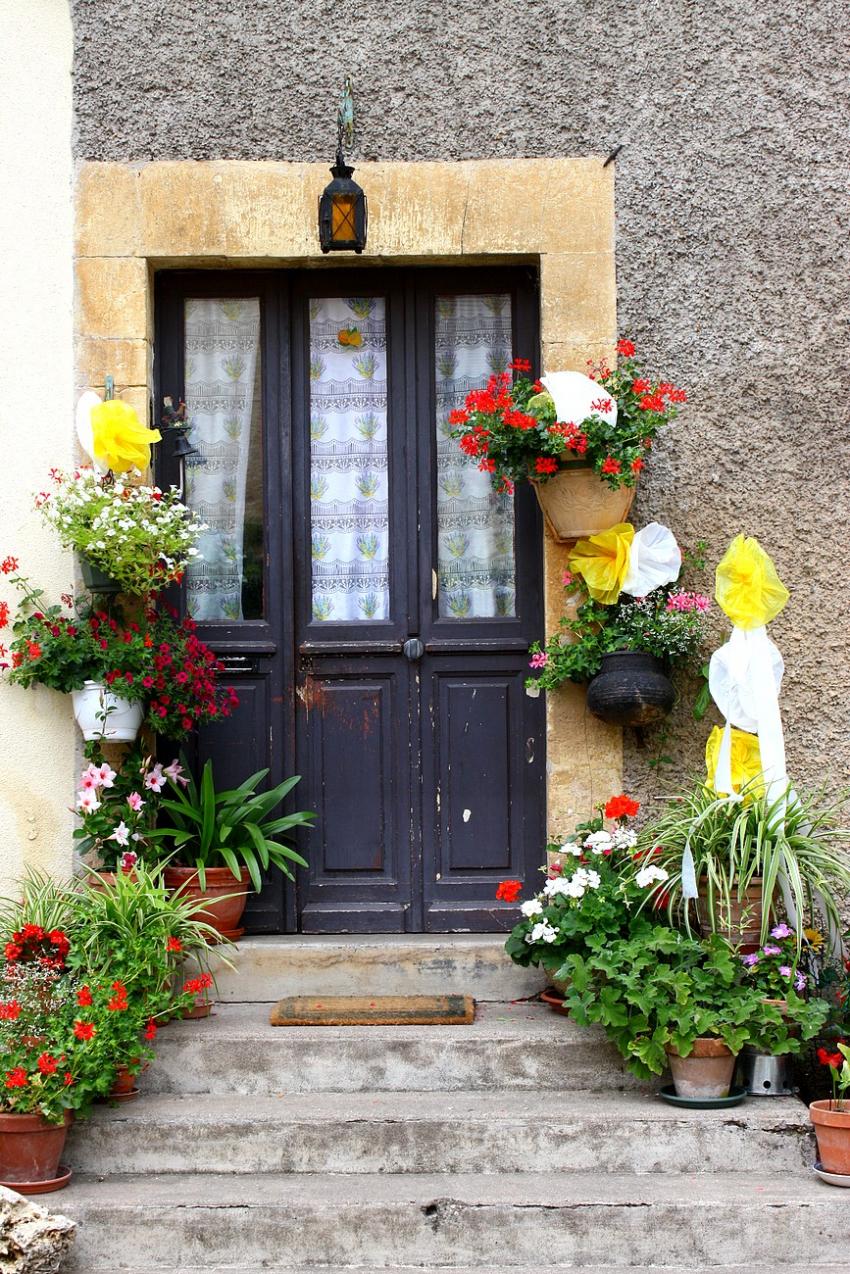 Portes (36) :  Dans le Périgord, à Montignac (13)