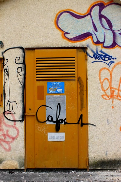 Résultat de recherche: Portes (39) : Dans le Périgord, à Montignac (16)