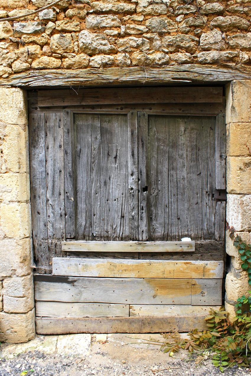 Portes (46) : Dans le Périgord, à Montignac (23)