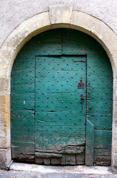 Résultat de recherche: Portes (48) : Dans le Périgord, à Montignac (25)