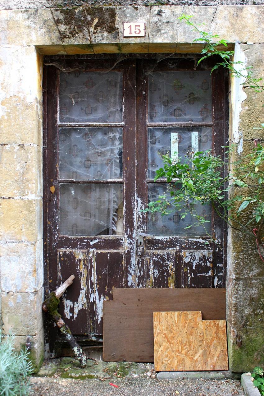 Portes (54) :  Dans le Périgord, à Montignac (31)