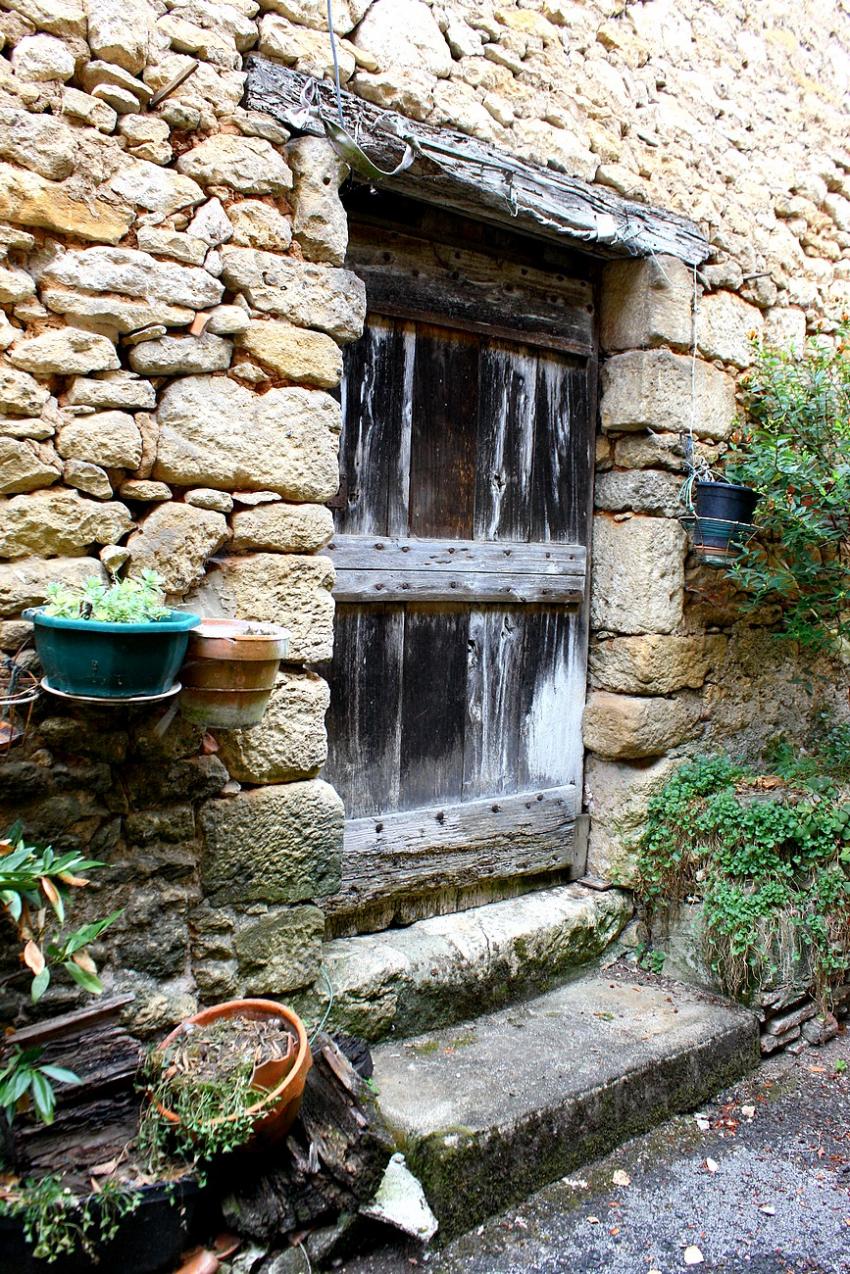 Portes (57) :  Dans le Périgord, à Montignac (34)