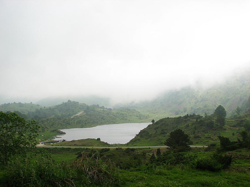 Etang de Ler ( Hautes Pyrénées )