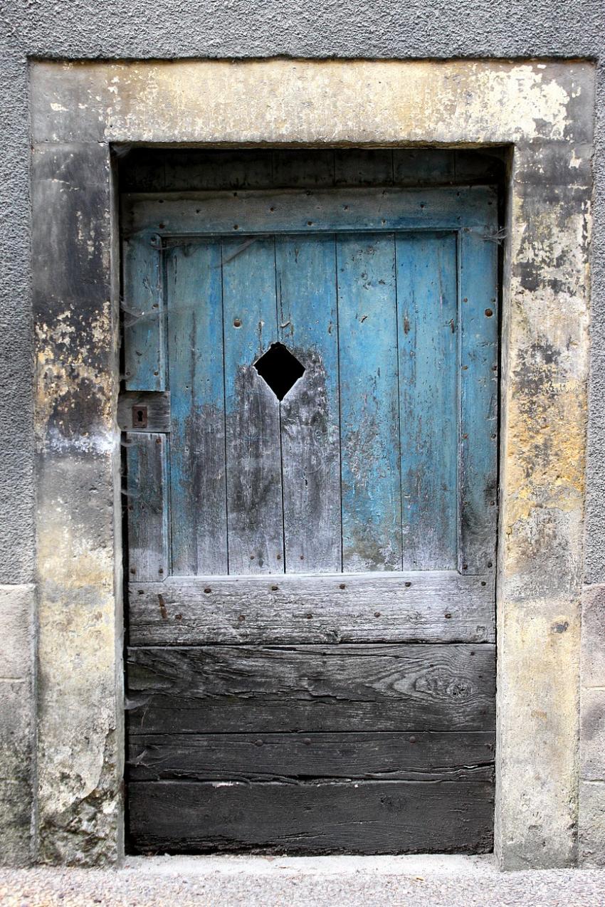 Portes (63) :  Dans le Périgord, à Montignac (40)