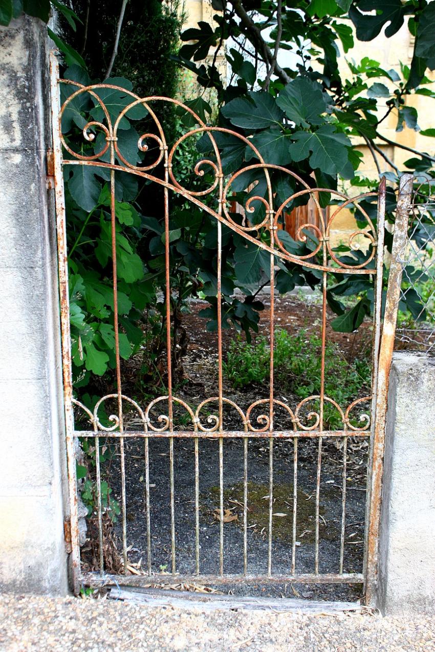 Portes (60) :  Dans le Périgord, à Montignac (37)