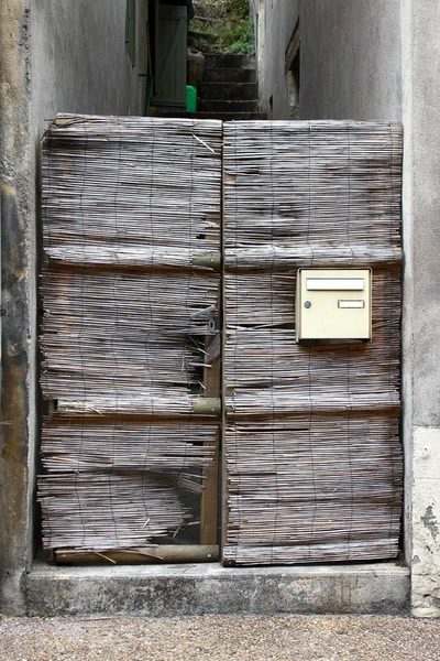 Résultat de recherche: Portes (59) :  Dans le Périgord, à Montignac (36)