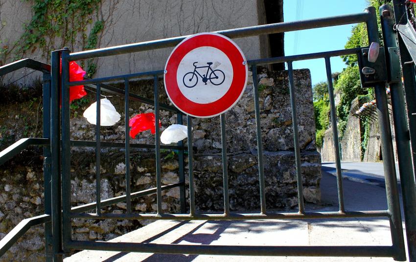 Portes (70) :  Dans le Périgord, à Montignac (47).