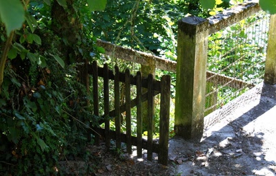 Résultat de recherche: Portes (71) :  Dans le Périgord, à Montignac (48).