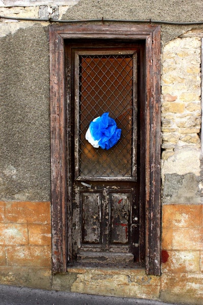 Résultat de recherche: Portes (80) :  Dans le Périgord, à Montignac (57)