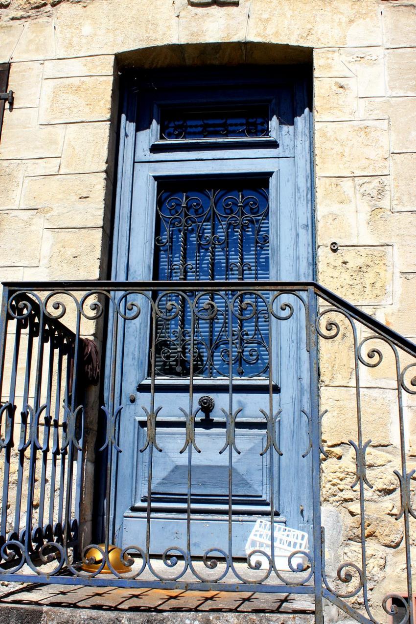 Portes (87) : Dans le Périgord, à Montignac (64)