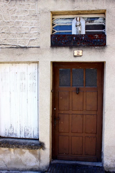 Résultat de recherche: Portes (86) : Dans le Périgord, à Montignac (63)