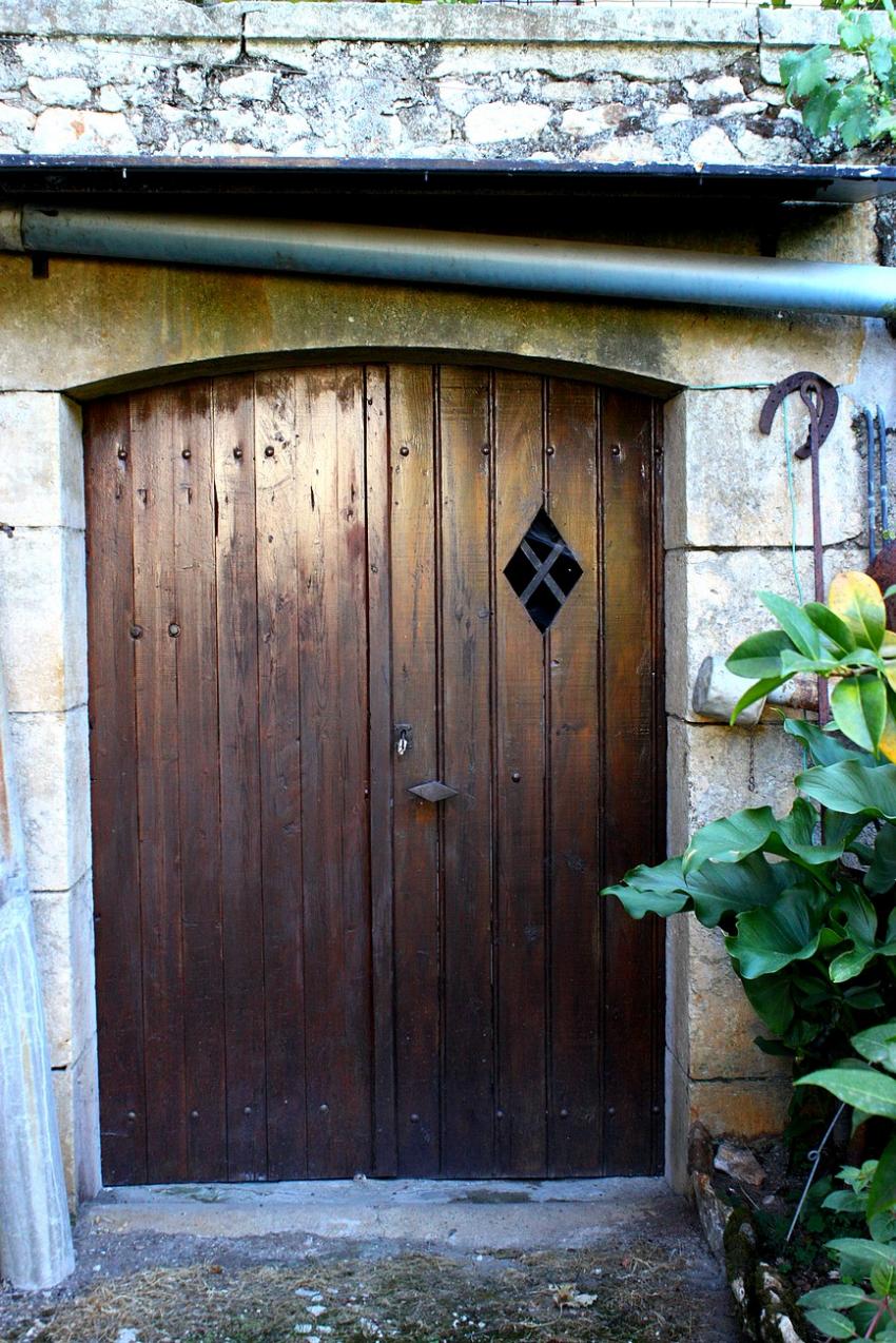 Portes (92) : Dans le Périgord, à Montignac (69)