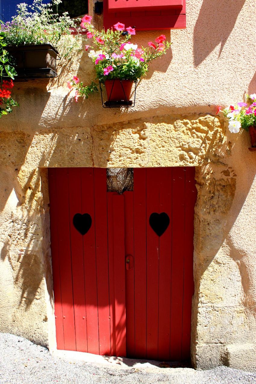 Portes (89) : Dans le Périgord, à Montignac (66)