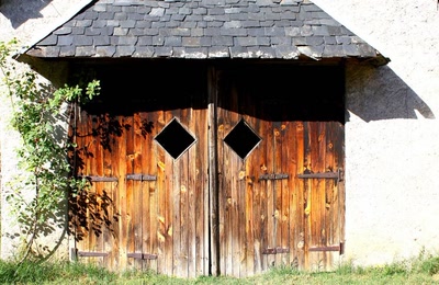 Résultat de recherche: Portes (97) : Dans le Périgord, à Montignac (74)