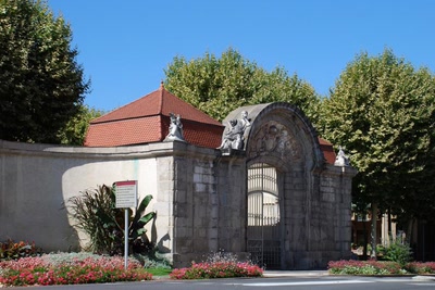 Résultat de recherche: caserne de Vaux