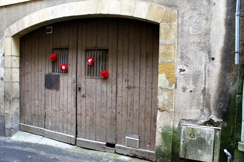 Portes (117) : Dans le Périgord, à Montignac (94)