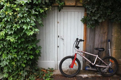 Résultat de recherche: Portes (123) : Dans le Périgord, à Montignac (100)