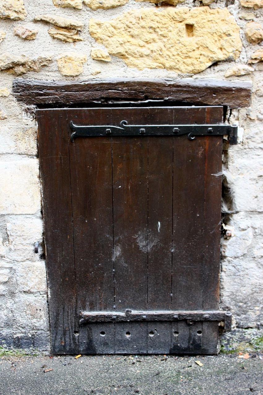 Portes (124) : Dans le Périgord, à Montignac (101)
