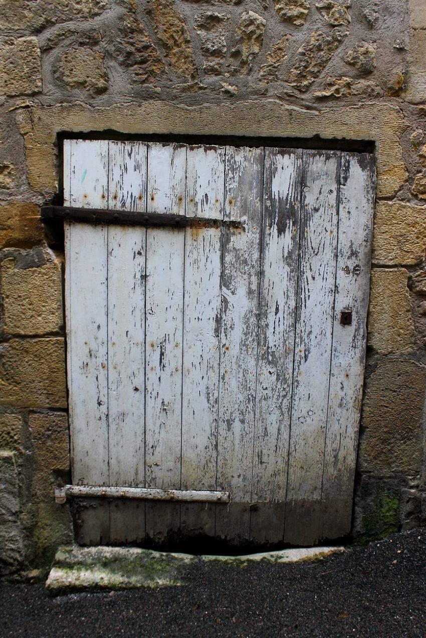 Portes (127) : Dans le Périgord, à Montignac (104)