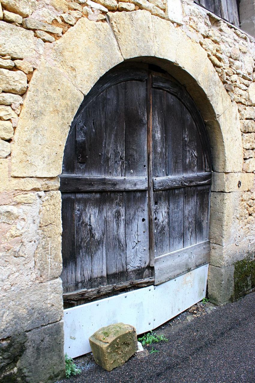 Portes (132) : Dans le Périgord, à Montignac (109)