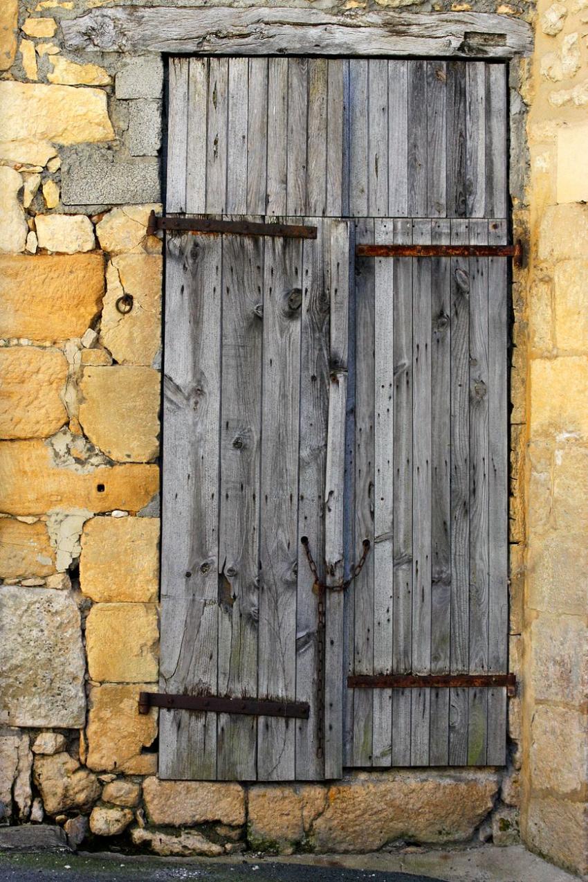 Portes (138) : Dans le Périgord, à Montignac (115)