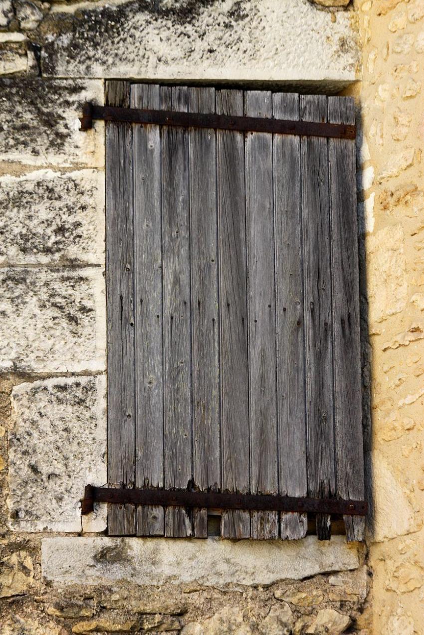 Portes (139) : Dans le Périgord, à Montignac (116)