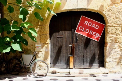 Résultat de recherche: Portes (144) : Dans le Périgord, à Montignac (121)