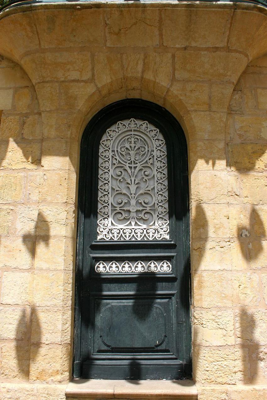 Portes (152) : Dans le Périgord, à Montignac (129)